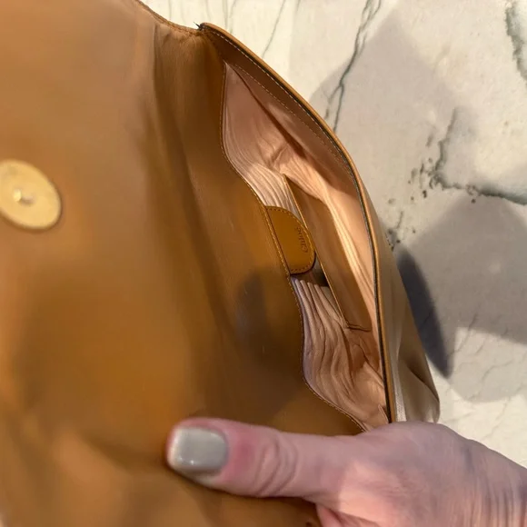 Authentic Chloé Tan Leather Bow Clutch Gold Hardware Flap Envelope Bag - Picture 11 of 14